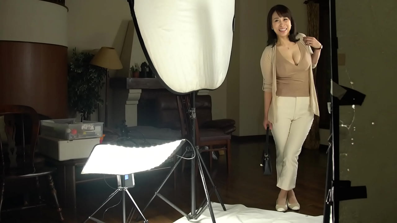五十路を迎えた巨乳奥様の初撮りAVデビューエロ動画