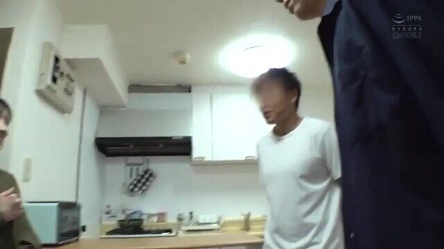 沖縄育ち性豪AV女優 カレンちゃん 即尺即パイズリ 臭い生チンポ喰い漁り中出し